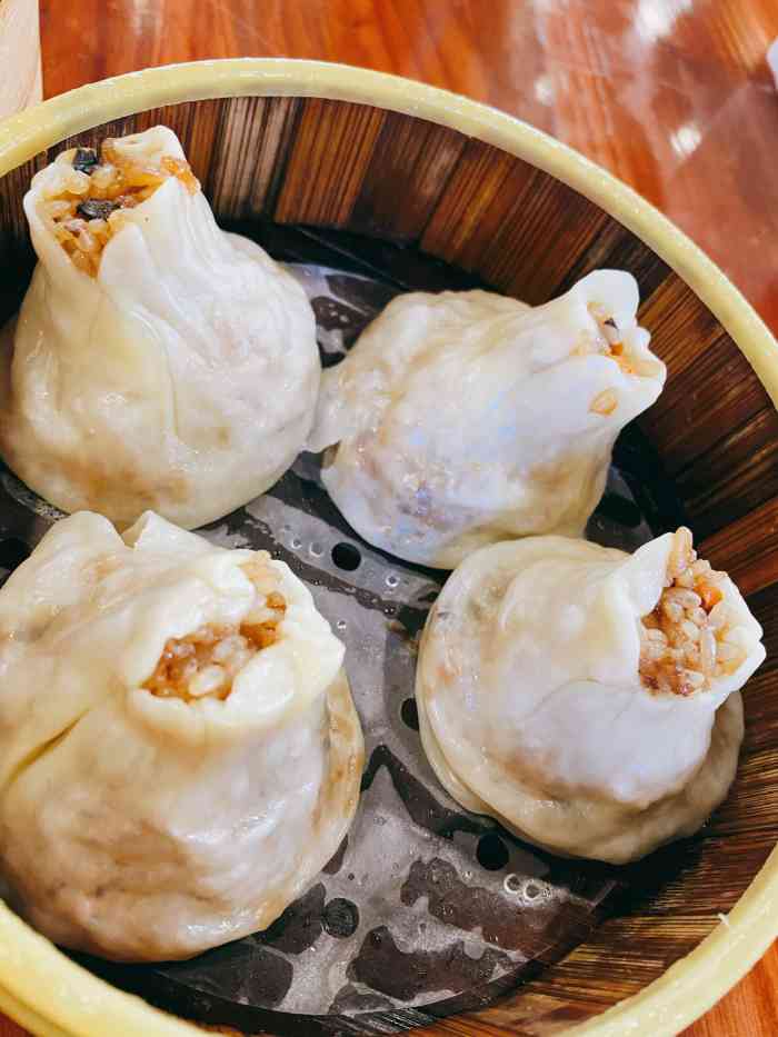 镇淮楼包子铺(河海店)-"位置:河海菜场后面,店铺还挺大的口味:.