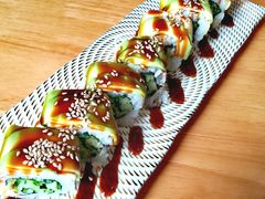 牛油果黄瓜卷-村上一屋·亚洲菜融合小馆(南楼店)