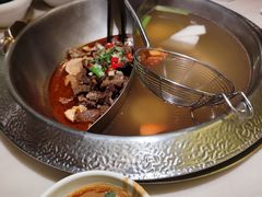 牛腩鸳鸯锅-左庭右院鲜牛肉火锅(浦江欢乐颂店)