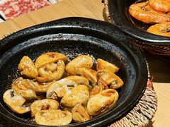 黄油黑胡椒焗蘑菇-邹开喜·炭炉鸡煲·海鲜火锅(虹口足球场店)