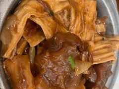 支竹萝卜牛腩煲-香港新发烧腊茶餐厅(书城店)