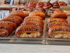 -VERIE BAKEHOUSE