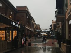 -王府井奥莱临潼小镇(临潼店)