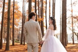 -雪中彩影婚纱摄影·微光艺术中心