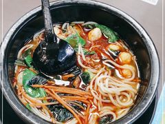 -灵芝妹子海鲜米线(香炉礁山姆店)