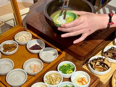 -良米山·云南野生菌过桥米线(上海首店)