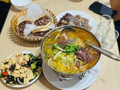 -闫家驴肉老店(华电一校店)
