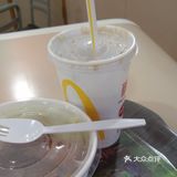 边吃边评论。好吃好吃，太好吃了。薯条脆又香。可乐很好