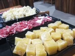 -果松木炭酸菜铜火锅·外婆参鸡汤