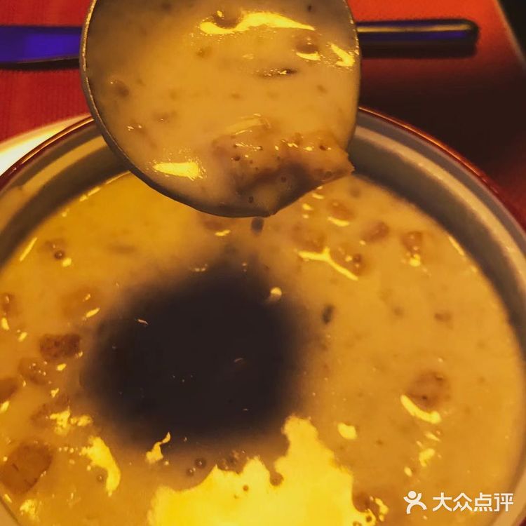 在一家充满历史的俄餐厅，带你体验俄式风情