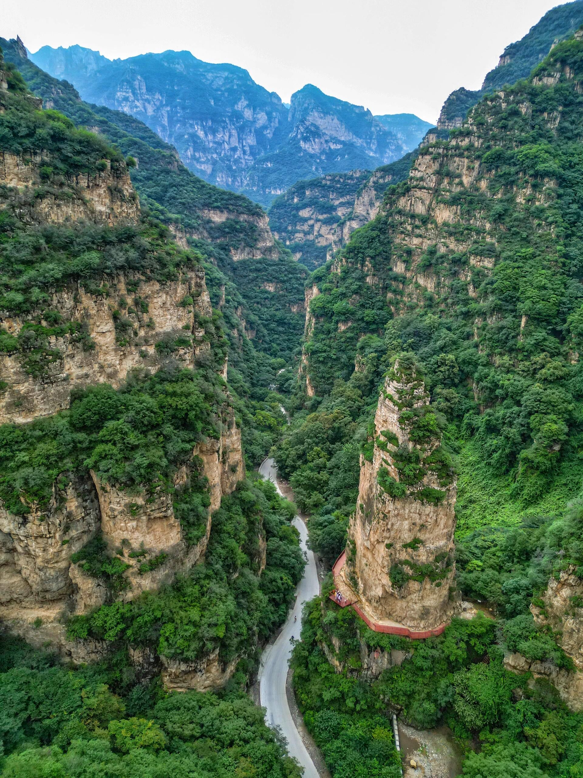 终于开了❗️有着"神仙峡谷"之称的👉南石洋大峡谷
经过历时