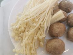 -运气牛自助酱大骨火锅(南京东路店)