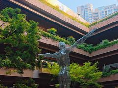 -瑞虹新天地月亮湾