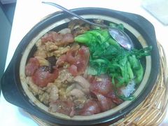 招牌腊味煲仔饭-广东煲仔饭