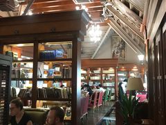 -钟书阁(松江泰晤士小镇店)