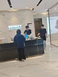 -罗亚帝造型·烫发染发