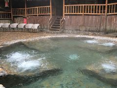 -天门沟九州驿站树上汤泉