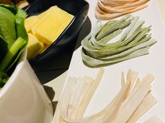 -南城十里潮汕鲜牛火锅·鲜虾生滚粥(融汇老商埠店)