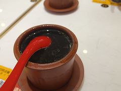 黑豆龙骨生熟地汤-万煲旺·香港老传承煲仔饭·猪杂汤(客村店)