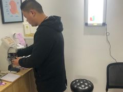 -视野联行眼镜•蔡司•依视路(温江店)