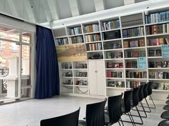 -钟书阁(松江泰晤士小镇店)