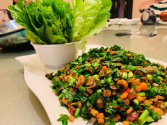 蚬肉生菜包-沙龙酒家