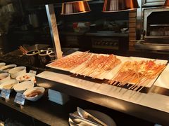 自助取餐区-唐拉雅秀酒店-西锦汇空中BBQ·思创餐厅