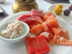 -云顶旋转自助景观餐厅