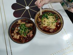 -胥佳烧鸡公牛肉面馆
