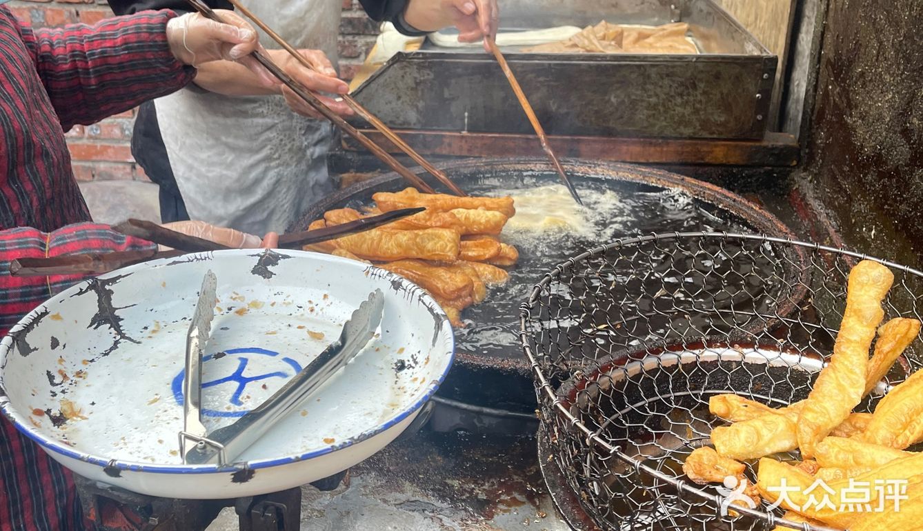 打卡大明湖畔孙家糖油条