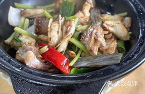 Stewed Fish Bones in Clay Pot
