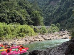 -安吉龙王山峡谷漂流
