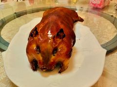 当红乳猪全体-玛宝鲜海鲜酒家