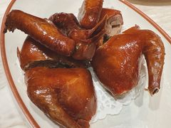 玻璃脆皮乳鸽皇-新雅粤菜馆(南京东路店)