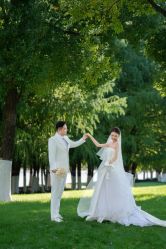 -雪中彩影婚纱摄影·微光艺术中心