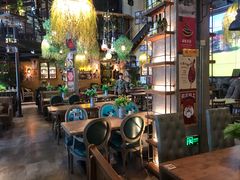 大堂-临界音乐酒馆·小龙虾·江湖菜(华熙LIVE·鱼洞店)