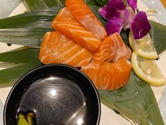 生吃三文鱼-梦山水日本烧肉(五四广场店)