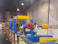 -极限Jump蹦床·新潮玩运动世界·室内乐园·团建·派对中心