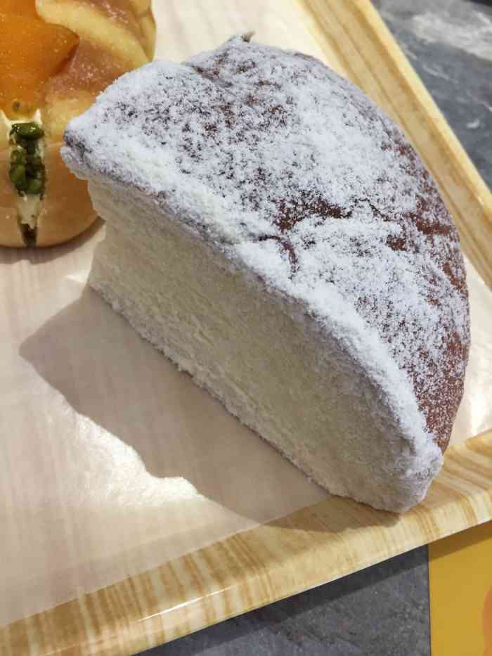 这家店在黄孝河路金色华府站.