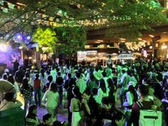 -瑞虹新天地月亮湾