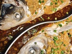 -阿瓦山寨·湘菜现炒·剁椒鱼头王(咸阳总店)