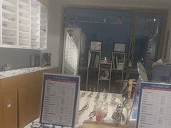 -天空之镜眼镜店蔡司依视路授权店(天通苑店)