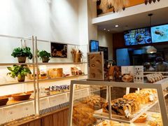 面包甜点陈列柜-前进麦味·天然烘焙(凯德1818店)