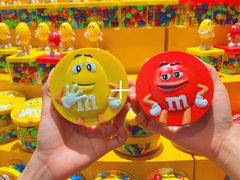 -m豆巧克力世界(上海世茂广场店)