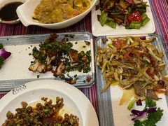 -香巴拉云南餐厅(华莱坞店)