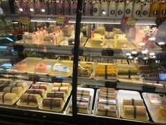 面包甜点陈列柜-申氏糕点(三好街店)