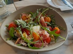 布拉塔芝士蔬菜沙拉-the rug 飞毯 (朝阳公园店)