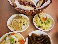 -闫家驴肉老店(华电一校店)