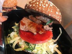 三角牛排汉堡-The Habit Burger Grill 哈比特汉堡(复兴soho店)