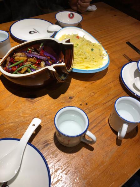 湘味好人家(新大路店)-"就在北仑新大路上,白玉兰酒店对面.环境弄.